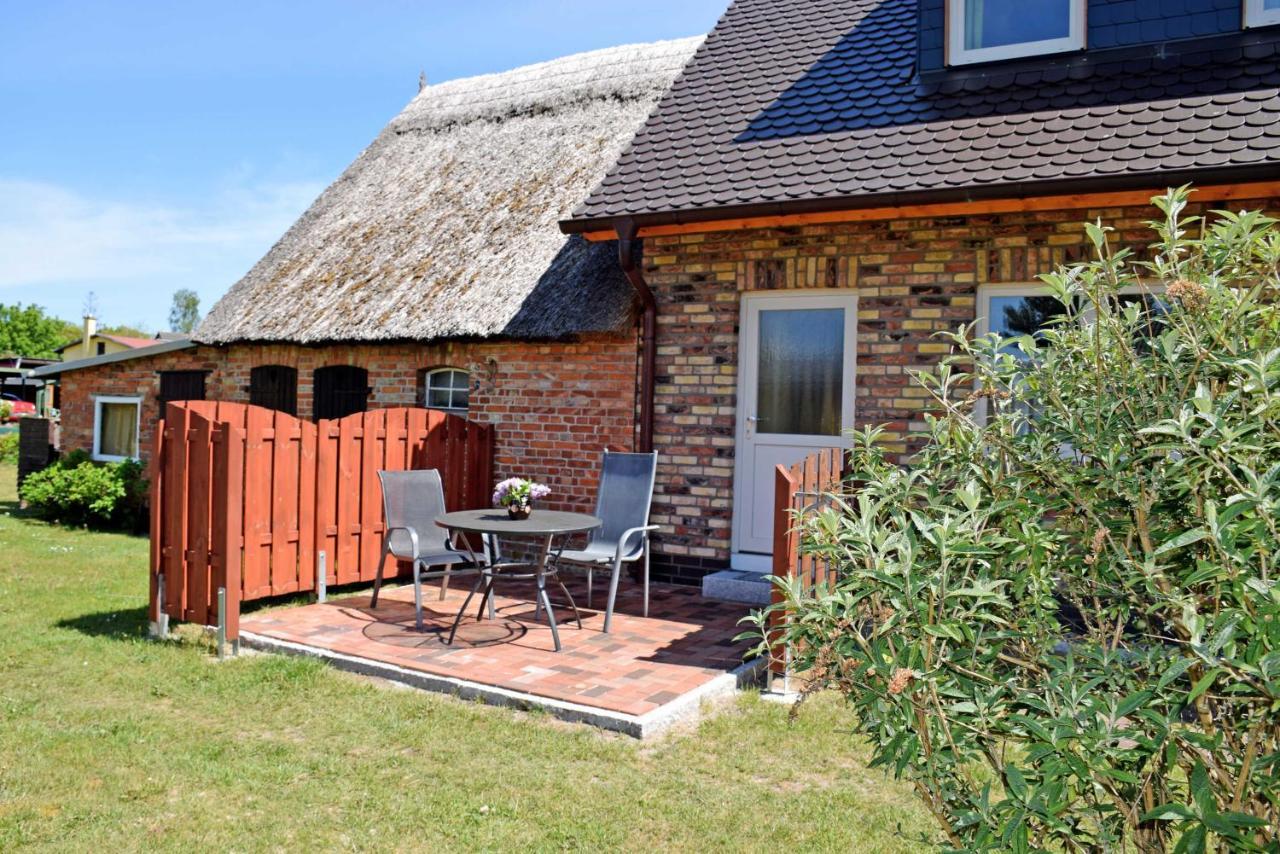 Ferienhaus Mit Terrasse Am Heideweg Baabe Esterno foto