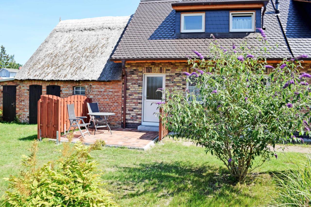 Ferienhaus Mit Terrasse Am Heideweg Baabe Esterno foto
