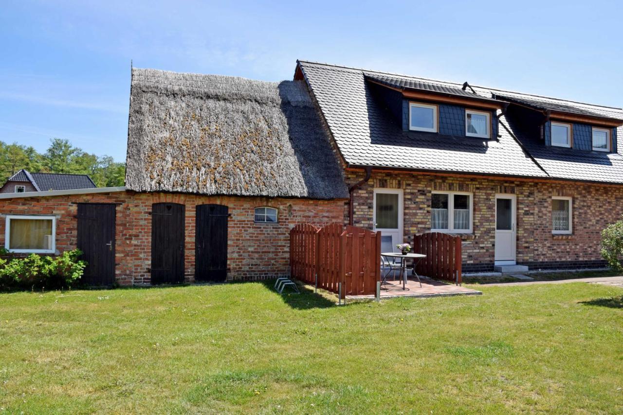 Ferienhaus Mit Terrasse Am Heideweg Baabe Esterno foto