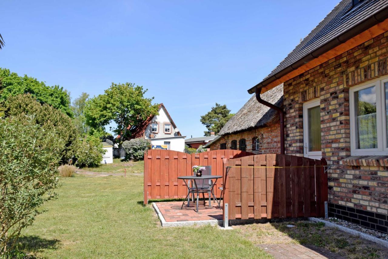 Ferienhaus Mit Terrasse Am Heideweg Baabe Esterno foto