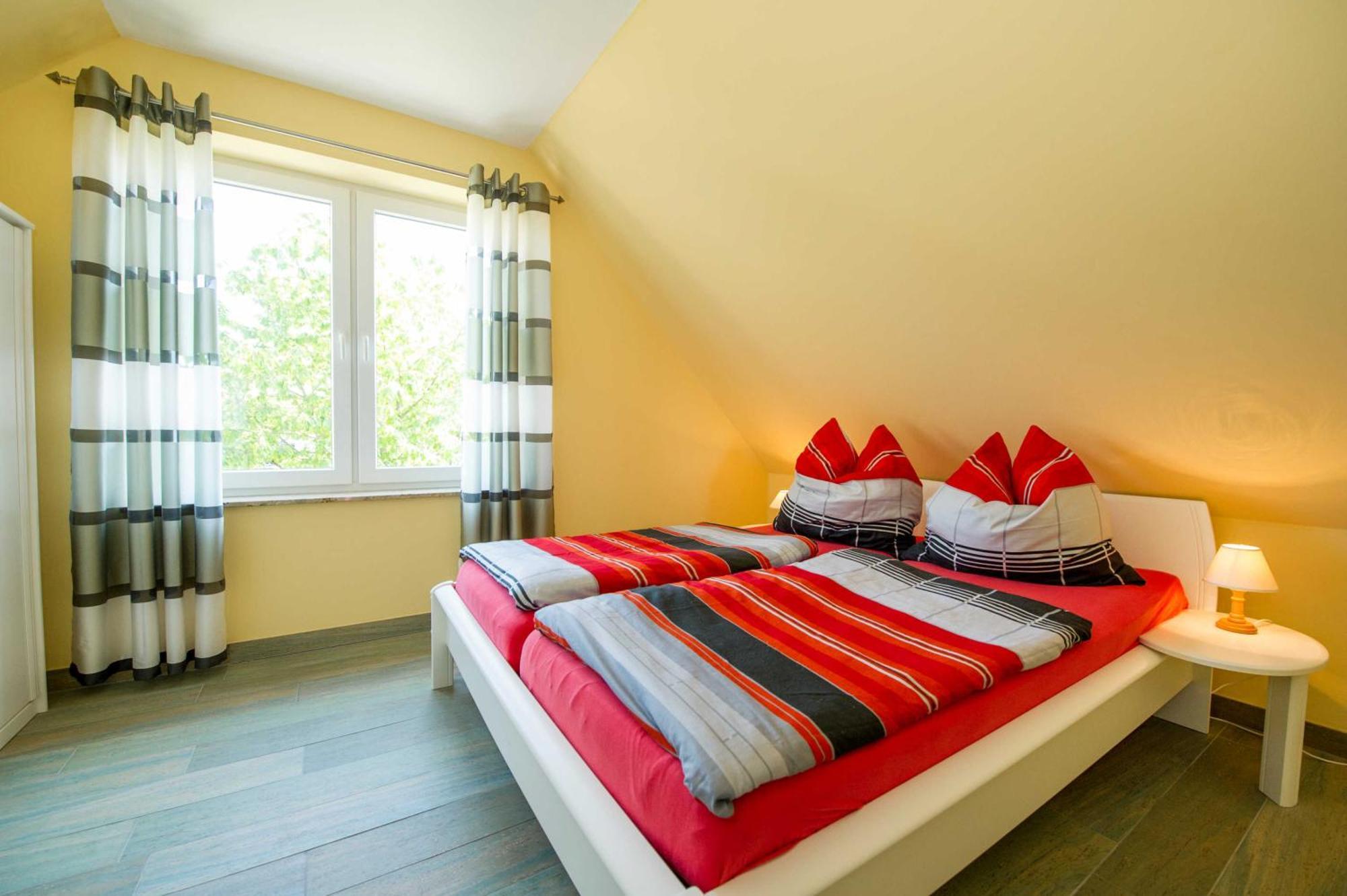Ferienhaus Mit Terrasse Am Heideweg Baabe Esterno foto